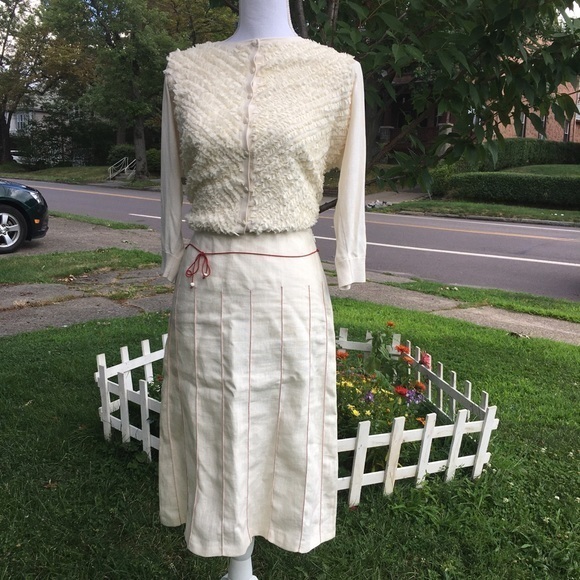 ZARA linen cream skirt with red piping - Picture 2 of 8